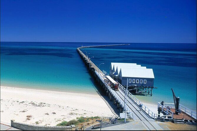 3 Day Pink Lake and Margaret River tour - Small-group touring: why it feels less stressful
