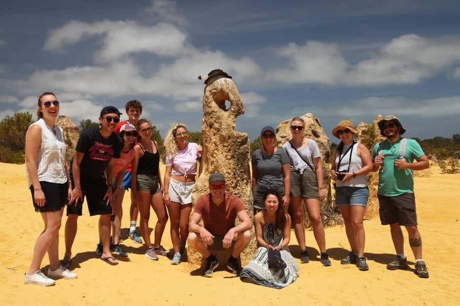 From Perth: Pinnacles Sunset and Stargazing Tour with Dinner - Nilgen Nature Reserve and Hangover Bay: two very different kinds of nature breaks