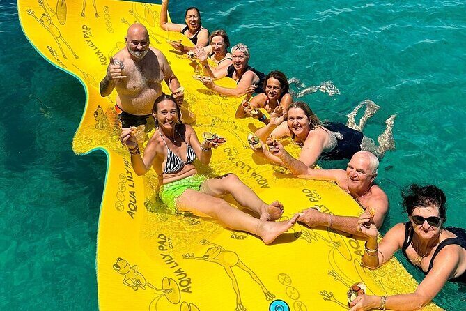 Luxe Seafood Package with Round Trip Ferry from Perth - Drinks, group size, and the relaxed luxury vibe