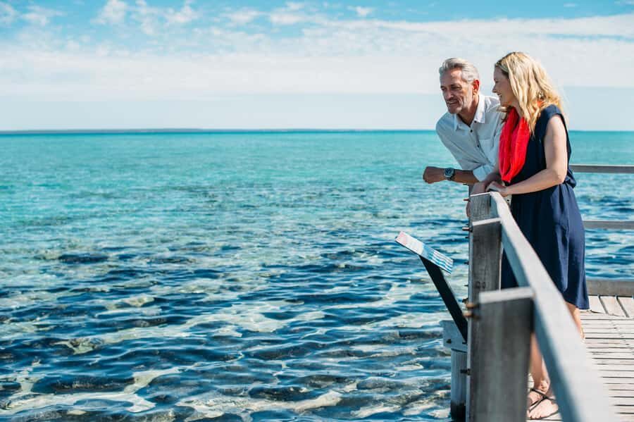 Perth: Pinnacles Desert Lobster Tour with Morning Tea - Cervantes Lobster Shack lunch: Views first, menu on you