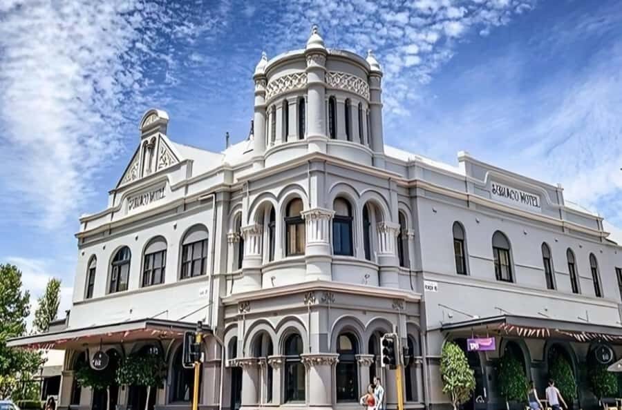 Perth : Private Custom Tour with a Local Guide - Why Perth makes more sense with a private guide than on your own